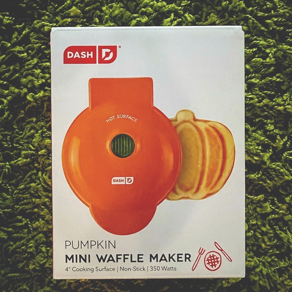 DASH pumpkin waffle maker